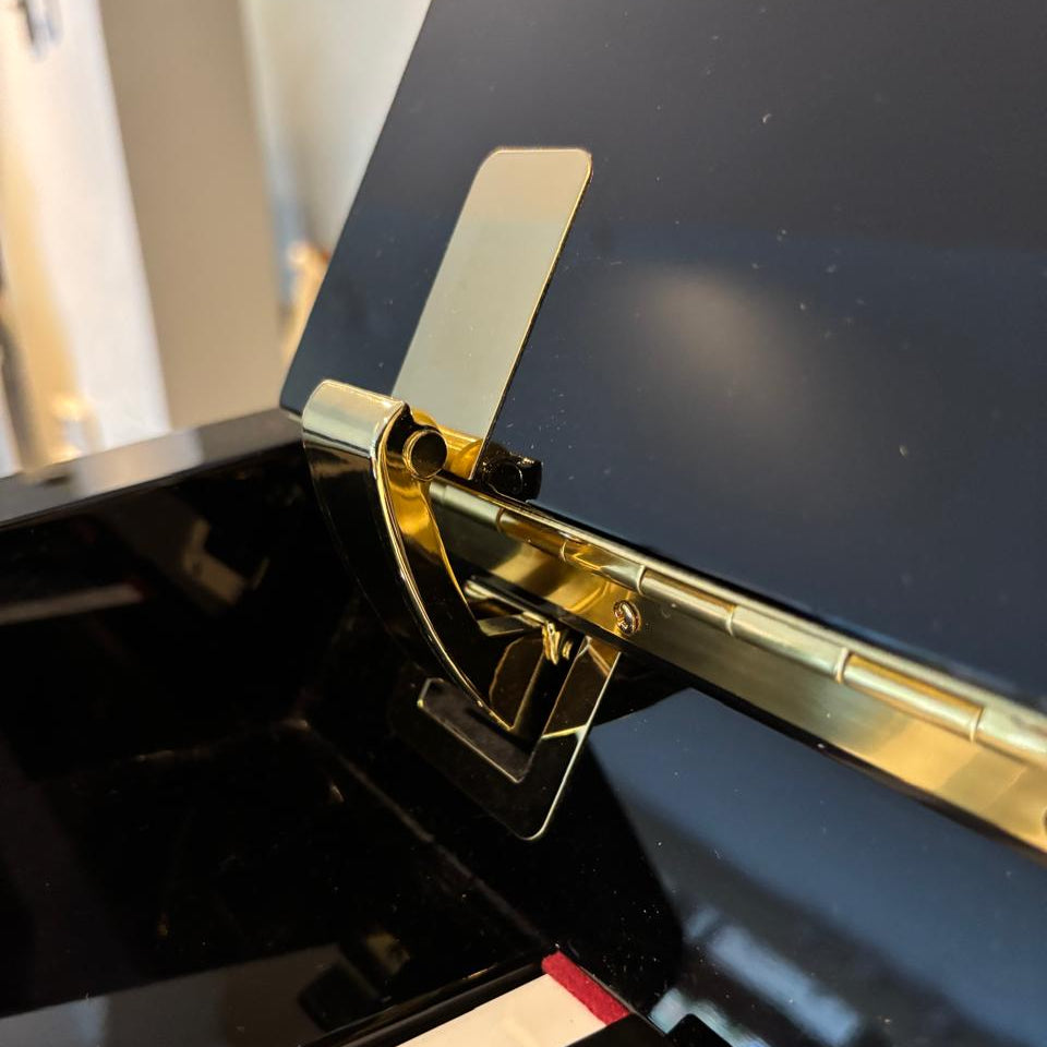 Cierre Lento para Piano Vertical — Instalado en tu hogar